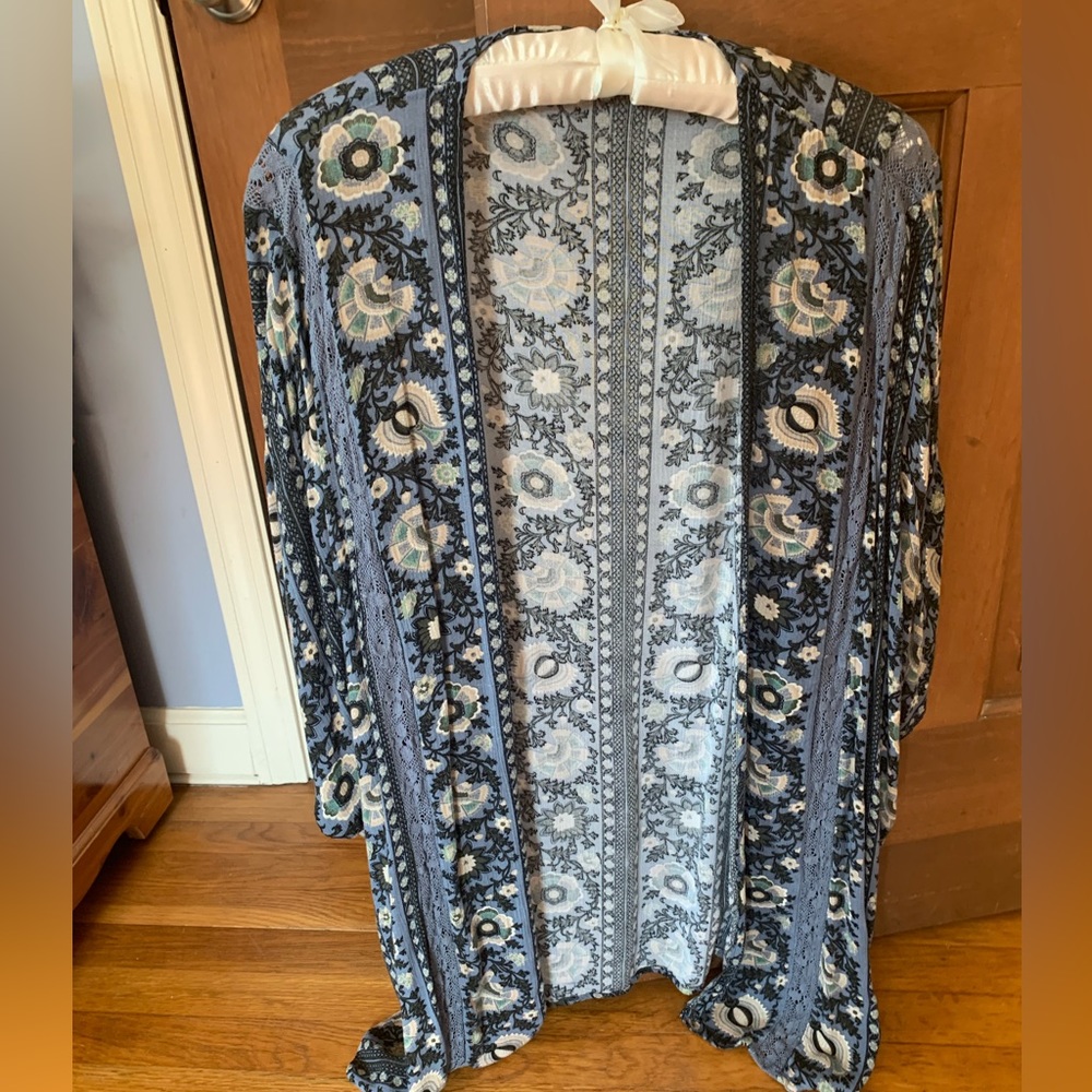Patterned shrug